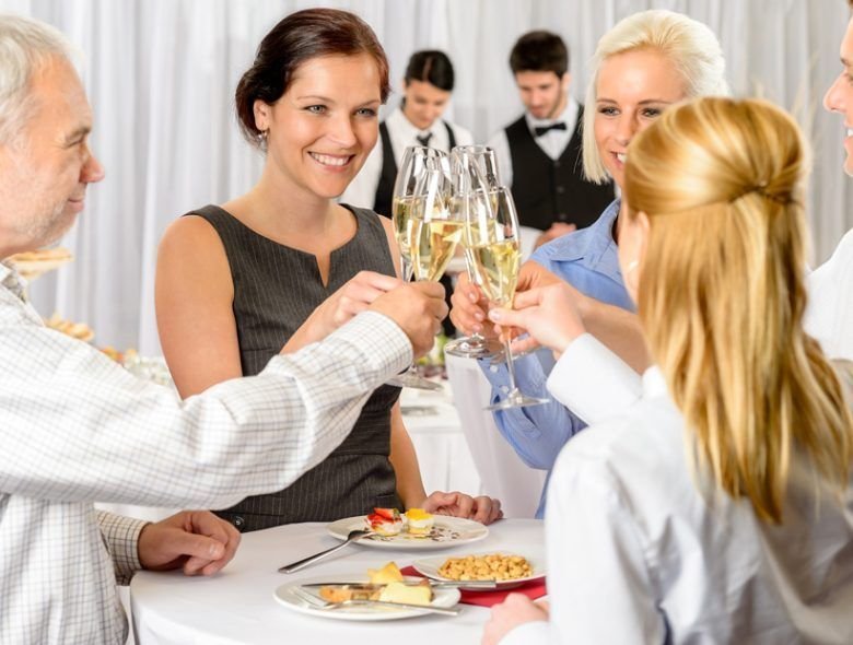 planear una boda con brindis