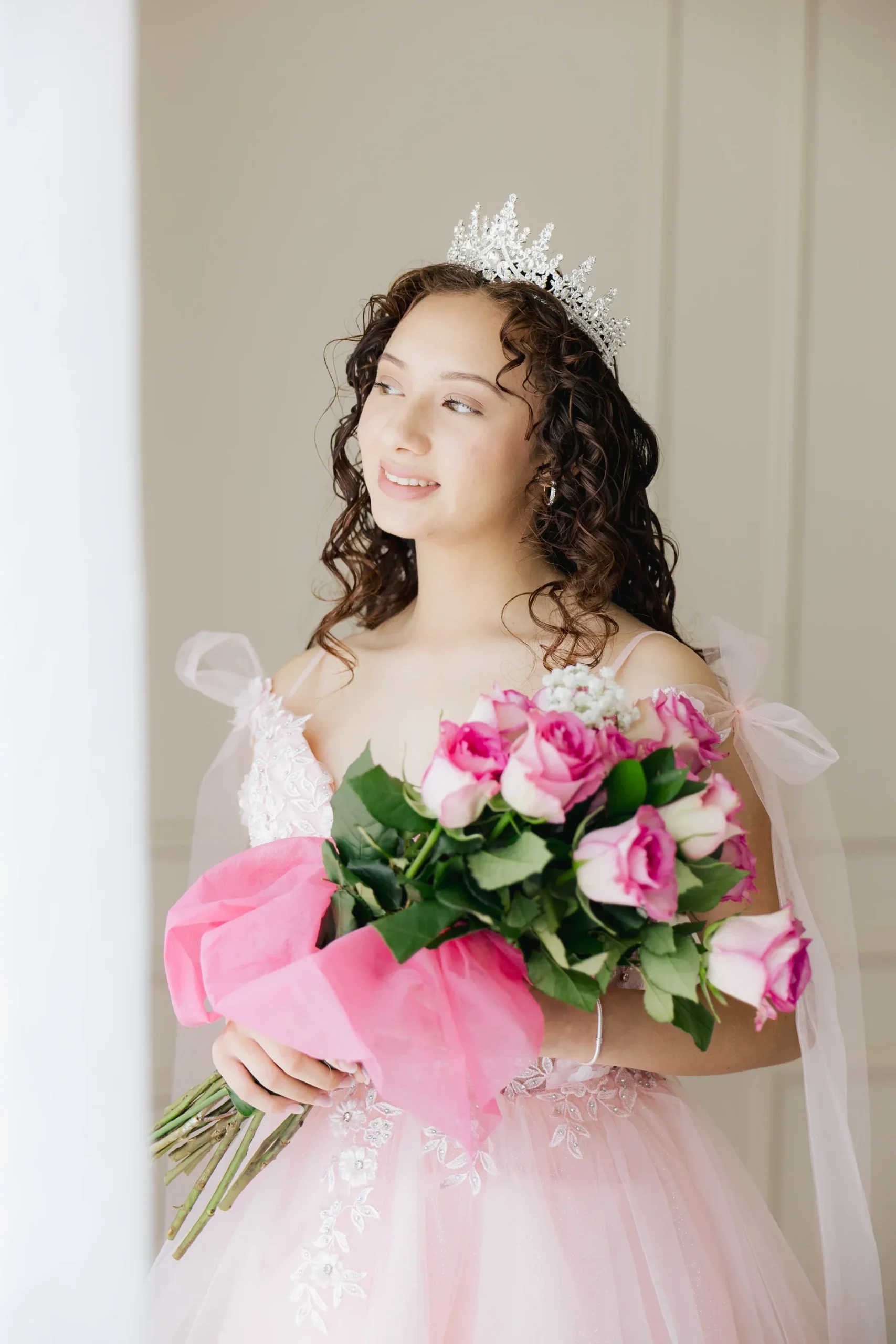 quinceanera-nina-ramo-flores